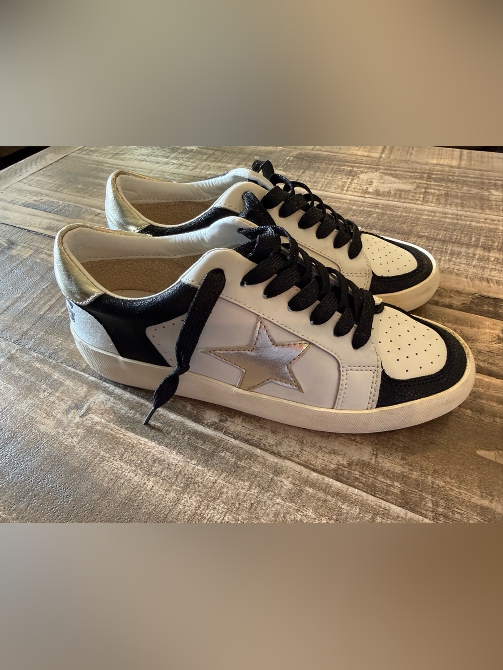 Vintage Havana White Black Low-Top Sneakers with Light Gold Star
